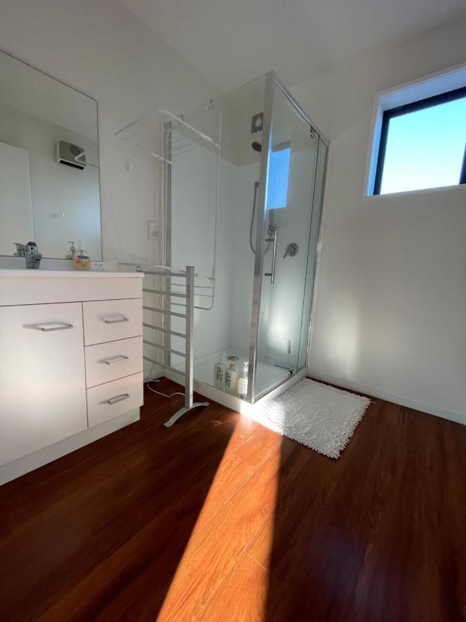 Quiet, New, Sunny Cnzhouse On Upstairs Near Cbd Apartment Christchurch Exterior photo